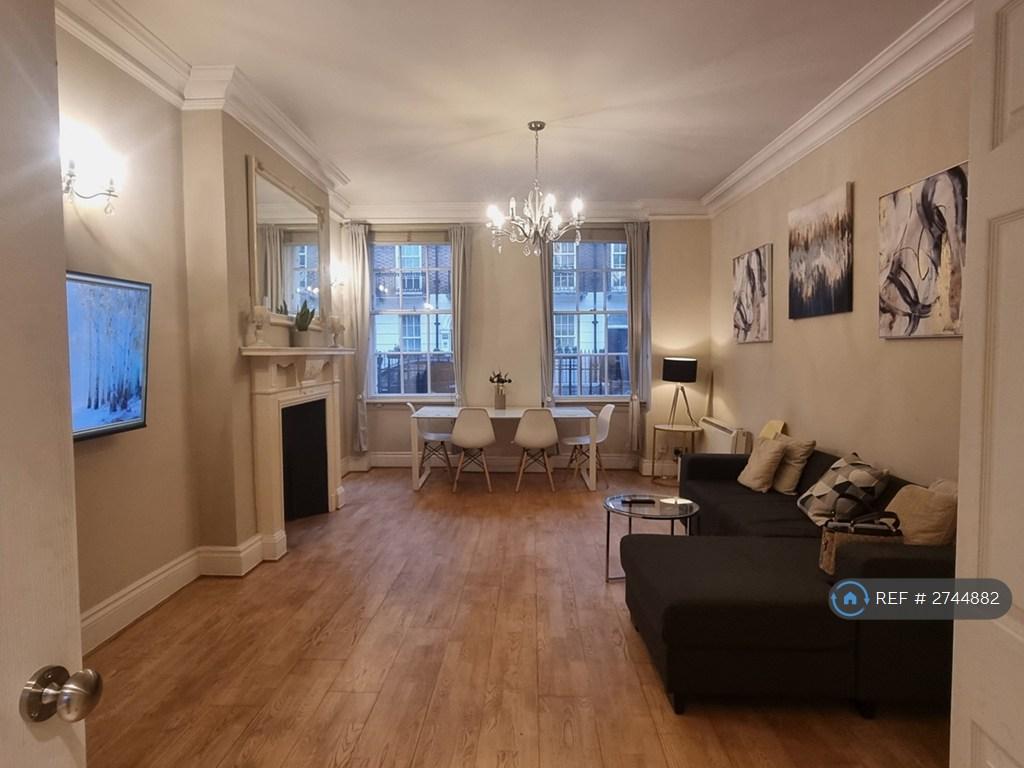 Spacious Lounge &amp; Dining