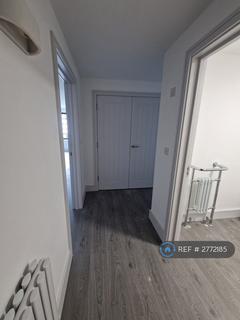 2 bedroom flat to rent, King Street, Ramsgate, CT11