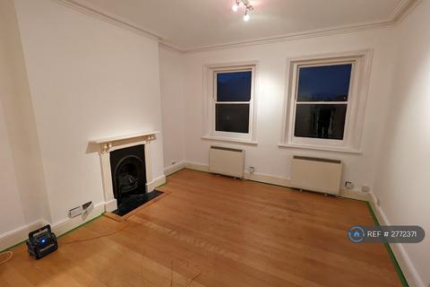 2 bedroom flat to rent, Adrian Square, Westgate-On-Sea, CT8