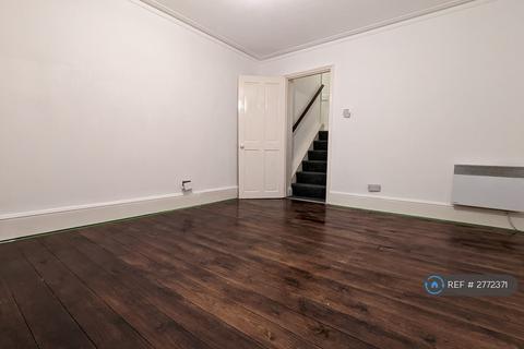 2 bedroom flat to rent, Adrian Square, Westgate-On-Sea, CT8