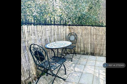 undefined, Greenwich Court, London, E1