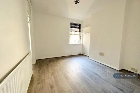 undefined, Greenwich Court, London, E1