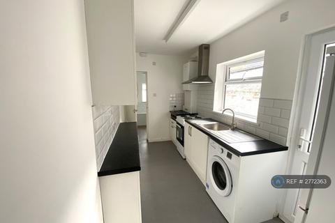 2 bedroom terraced house to rent, Berridge Road, Sheerness, ME12