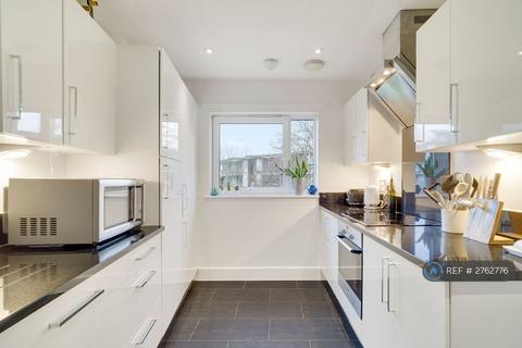 2 bedroom flat to rent, Dragmore Street, London, SW4
