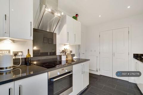 2 bedroom flat to rent, Dragmore Street, London, SW4