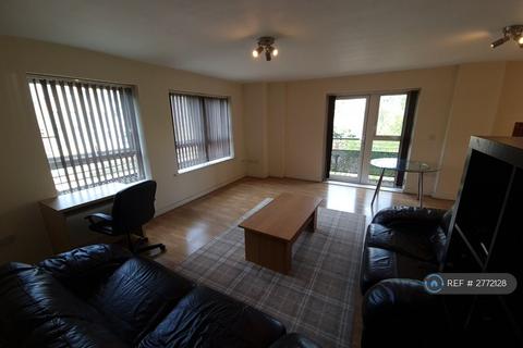 2 bedroom flat to rent, Lanadron Close, Isleworth, TW7