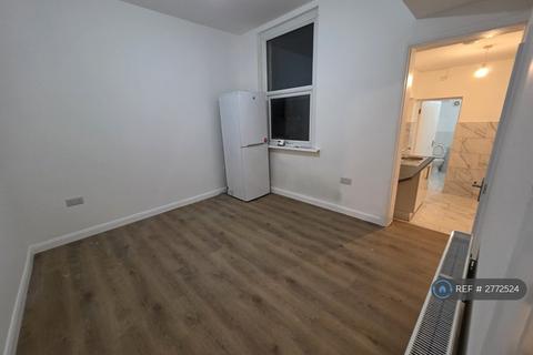 undefined, Raynham Avenue, London, N18