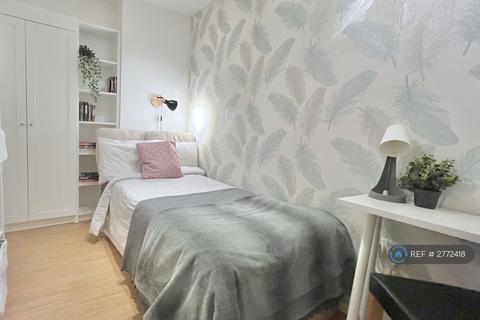 2 bedroom flat to rent, Docklands Excel, London, E16