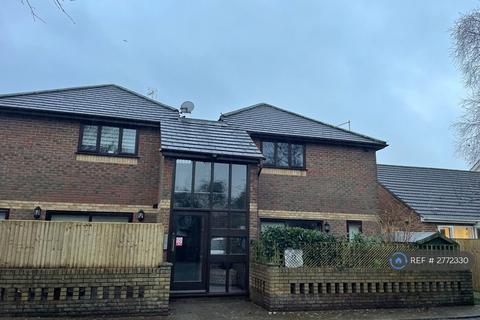 undefined, Ireland Court, Ashford, TN24
