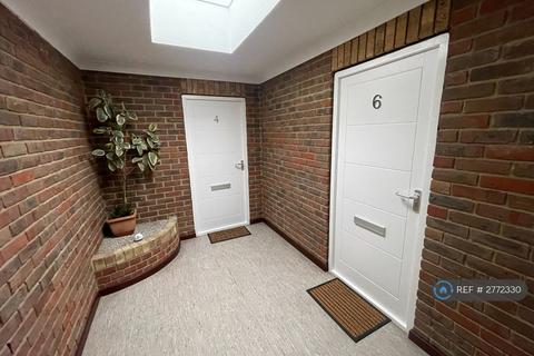 undefined, Ireland Court, Ashford, TN24
