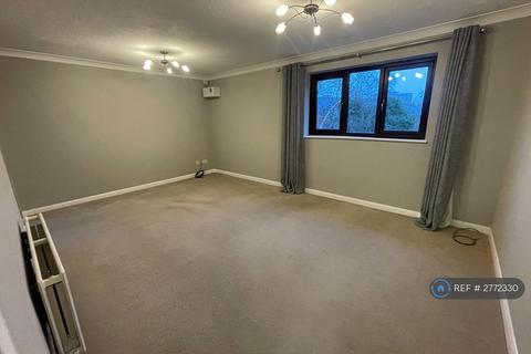 undefined, Ireland Court, Ashford, TN24