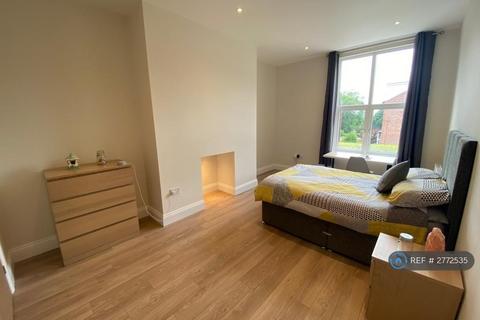 2 bedroom flat to rent, Moorland Hall, Leeds, LS3