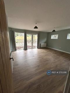3 bedroom bungalow to rent, Vine Tree Close, Tadley, RG26