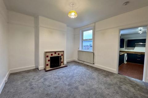 3 bedroom end of terrace house to rent, Biddulph Road, Mossley, Congleton