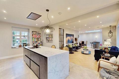 4 bedroom semi-detached house for sale, Northway, Hampstead Garden Suburb, NW11