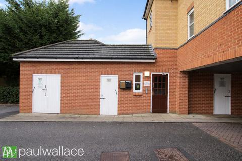 2 bedroom apartment for sale, Plomer Avenue, Hoddesdon
