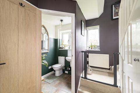 3 bedroom semi-detached house for sale, Captains Close, Chesham, HP5