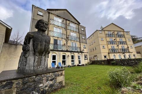 Aberdeen Avenue, Manadon Park, PL5 3UW