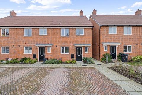 3 bedroom end of terrace house for sale, Piper Way, Chichester