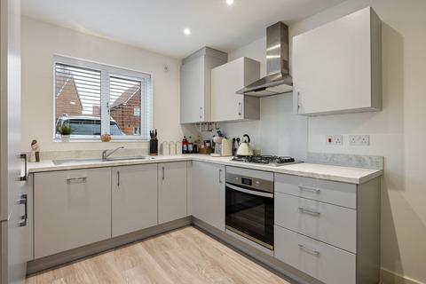 3 bedroom end of terrace house for sale, Piper Way, Chichester