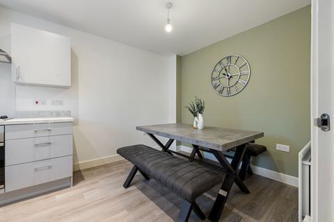 3 bedroom end of terrace house for sale, Piper Way, Chichester