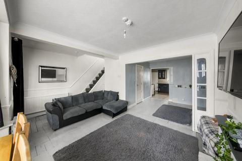 3 bedroom end of terrace house for sale, Reading Road, Northolt, Middlesex