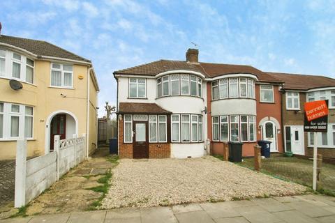 3 bedroom end of terrace house for sale, Reading Road, Northolt, Middlesex