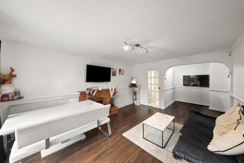 2 bedroom end of terrace house for sale, Blenheim Road, Northolt