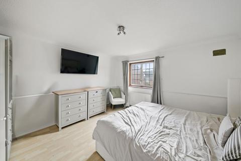 2 bedroom end of terrace house for sale, Blenheim Road, Northolt