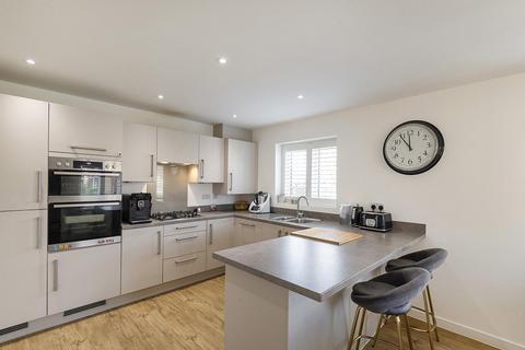 4 bedroom detached house for sale, Hailwood Drive, Edenbridge, TN8