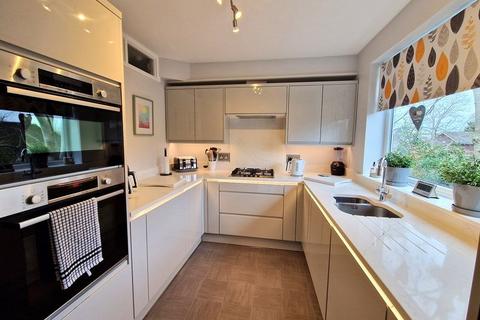 1 bedroom flat for sale, The Avenue, Hatch End