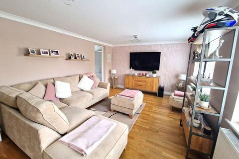 1 bedroom flat for sale, The Avenue, Hatch End