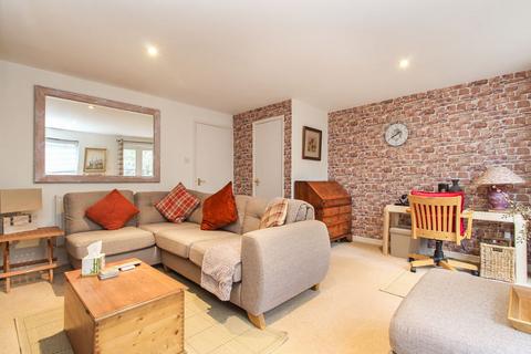 3 bedroom end of terrace house for sale, Chestnut Avenue, Bedford MK43
