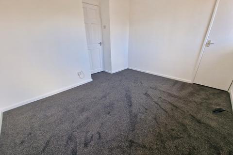 3 bedroom semi-detached house to rent, Somerville, Peterborough, PE4