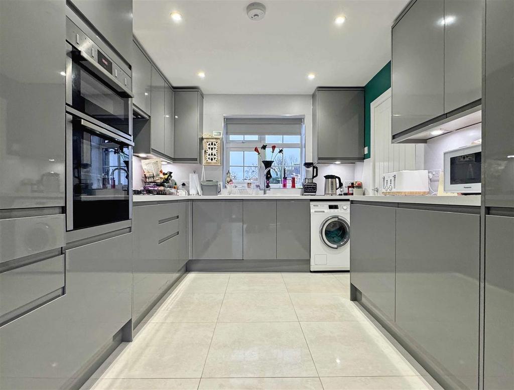 Kitchen.jpg