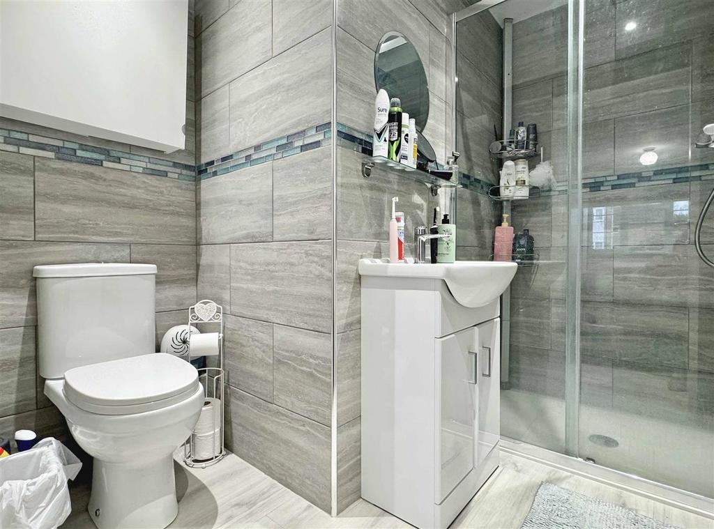 En-Suite To Master Bedroom.jpg