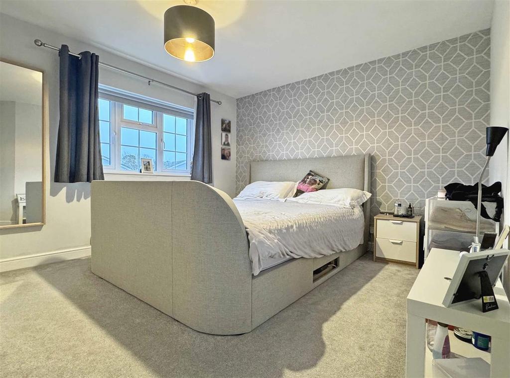 Bedroom 2 .jpg