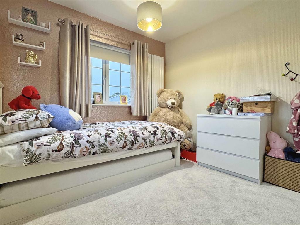 Bedroom 3b.jpg