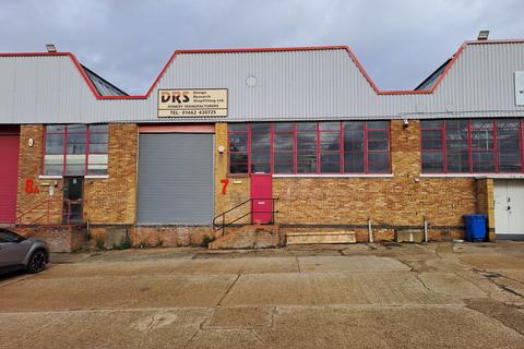 Warehouse to rent, Wilbury Way Hitchin SG4 0TW