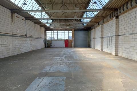 Warehouse to rent, Wilbury Way Hitchin SG4 0TW