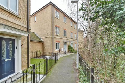 4 bedroom semi-detached house for sale, Argent Way, Sittingbourne ME10