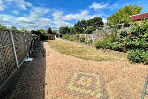 undefined, Connaught Road, Rayleigh, Essex, SS6 8UT