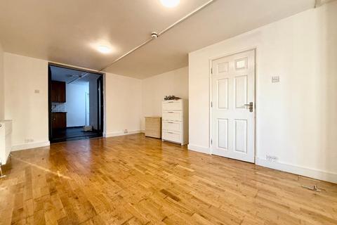 undefined, Dunstable Road, Kingsway, Luton, Bedfordshire, LU4 8DL
