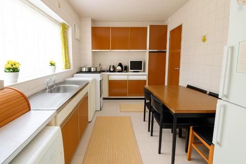 undefined, Luton LU2