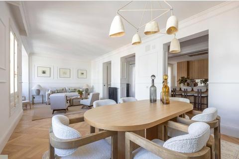 3 bedroom apartment, Family Flat To Sale Close To Retiro, Goya, Madrid