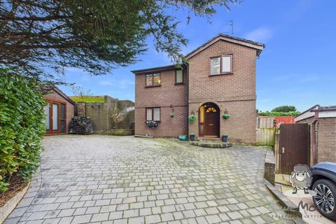4 bedroom detached house for sale, Moray Close, St. Helens, Merseyside, WA10