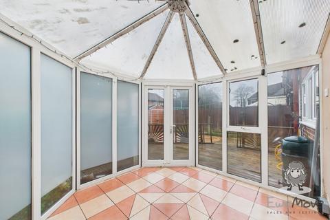 3 bedroom semi-detached house for sale, Parkside Avenue, Sutton Manor, St. Helens, Merseyside, WA9