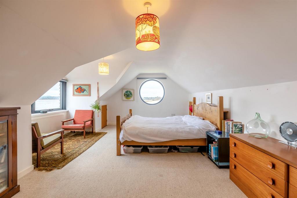 8586262-interior23.jpg
