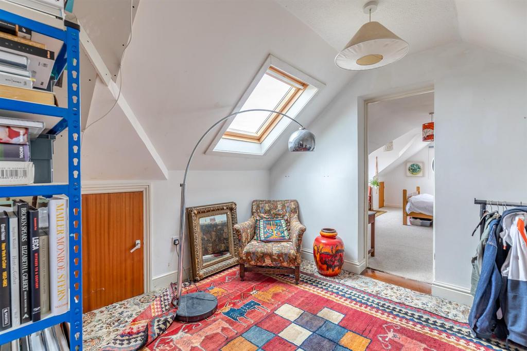 8586262-interior22.jpg