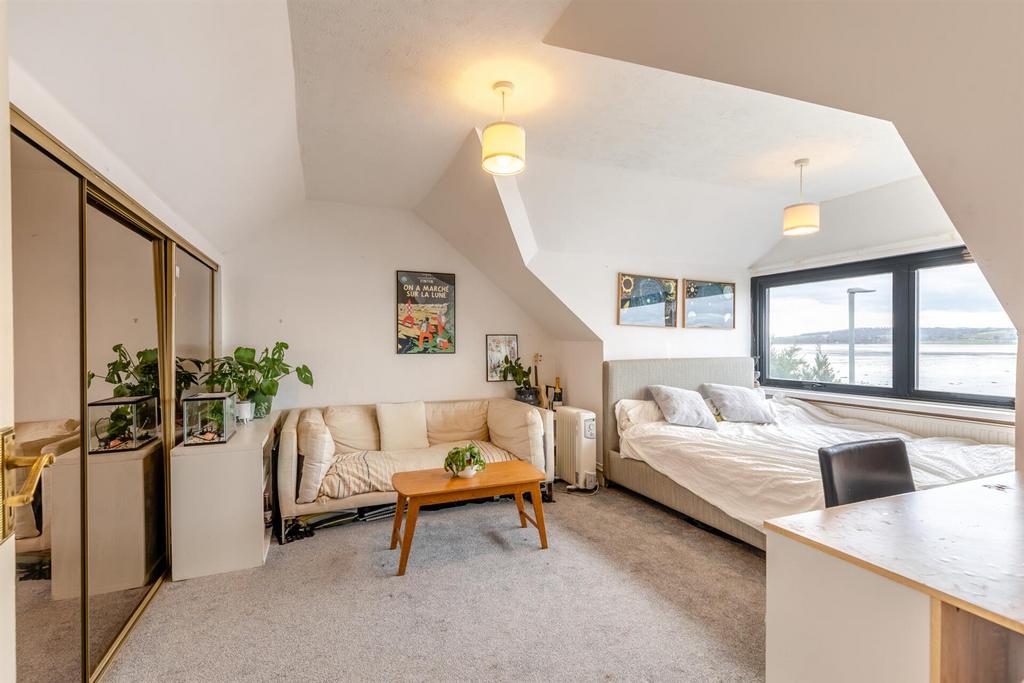8586262-interior20.jpg